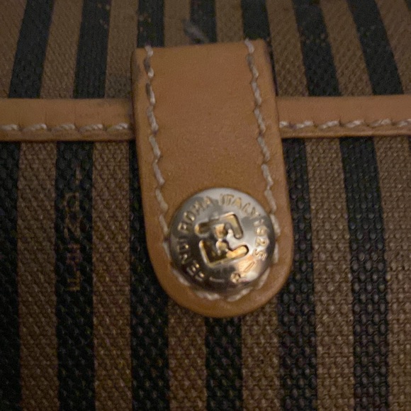 🌈BYE 🌈😍RARE VNT AUTH FENDI Crossbody 😍😍😍😍 - Picture 11 of 16